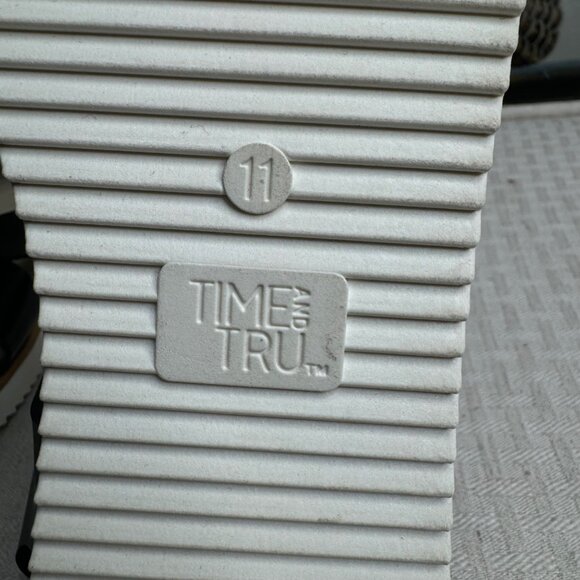 Time And Tru Womens Black Sandals Size 11  Adjustable Straps Comfortable - Picture 5 of 9